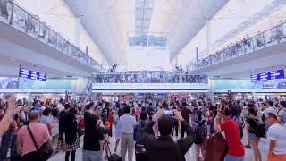 Flash Mob  Amazing Orchestra Performance at the Airport HD 🎵💃🏽 [upl. by Burny]