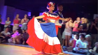 BAILE MERENGUE FOLKLORICO Edwin y Dakhóta [upl. by Nidak141]