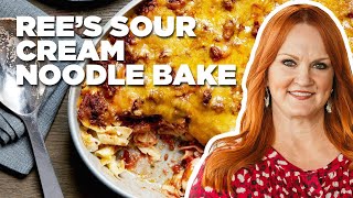 Ree’s Sour Cream Noodle Bake HowTo  The Pioneer Woman  Food Network [upl. by Selmore]