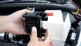 How to change fuel filter 16 HDI Peugeot 307 308 and Citroen C4 [upl. by Frederigo]